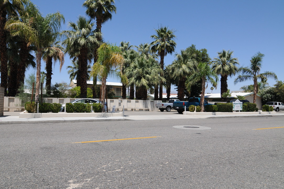 Shepard Oasis Courtyard in Palm Desert, CA - Building Photo