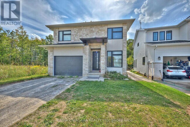146 Hodgkins Ave in Thorold, ON - Building Photo - Building Photo