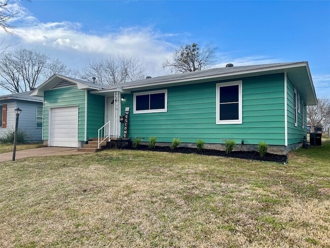 423 E Morton St in Denison, TX - Building Photo - Building Photo