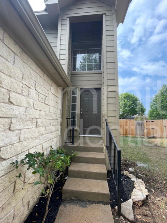 190 Prairie Springs Loop in Georgetown, TX - Foto de edificio