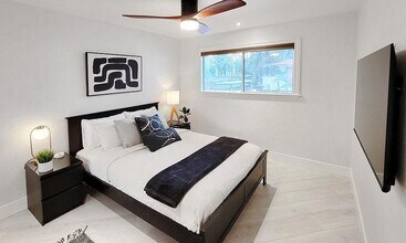 2857 N Los Felices Rd in Palm Springs, CA - Building Photo - Building Photo