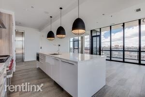 111 S Peoria St in Chicago, IL - Building Photo - Building Photo