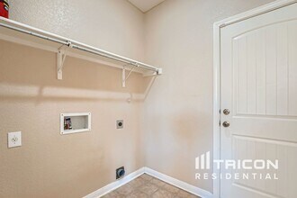1327 Sundance Fall in San Antonio, TX - Building Photo - Building Photo