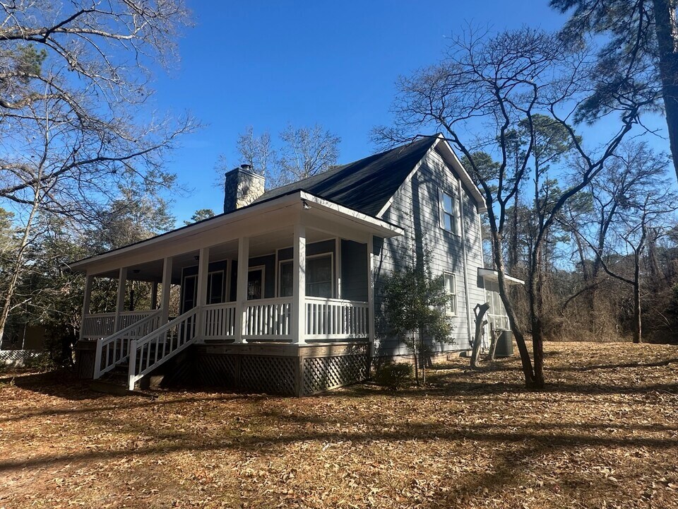 1912 Lillington Hwy in Spring Lake, NC - Building Photo