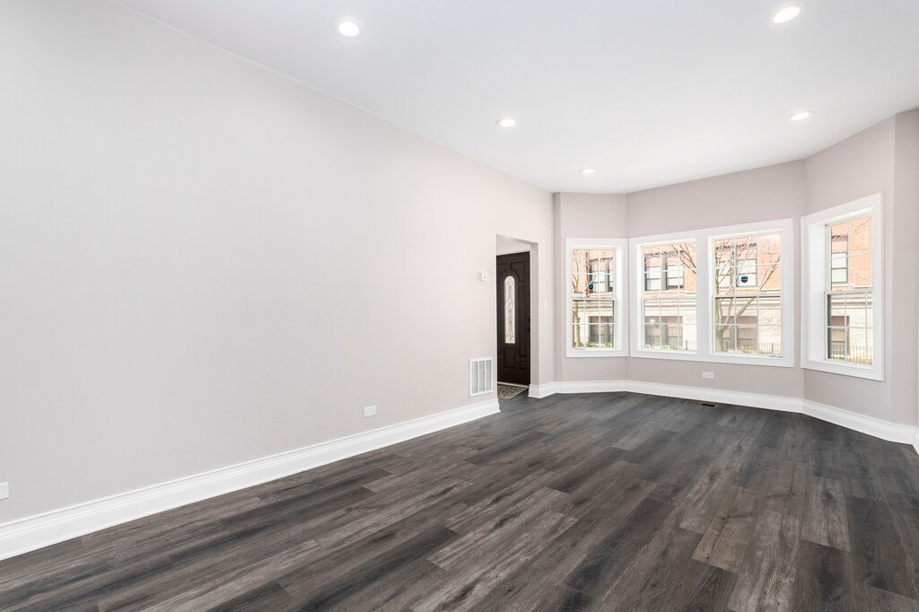 641 W 48th St, Unit 641 W 48th St Apt. 1 in Chicago, IL - Building Photo