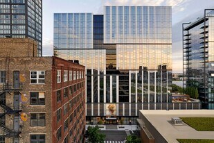 Coppia in Chicago, IL - Building Photo