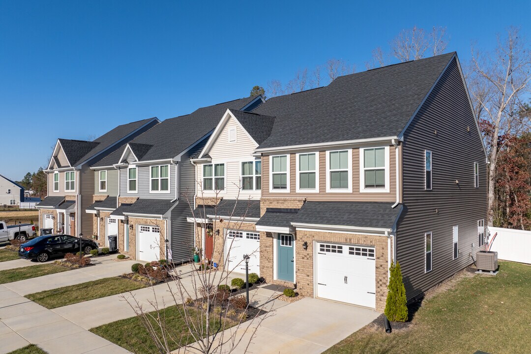 Genito Square in Midlothian, VA - Building Photo