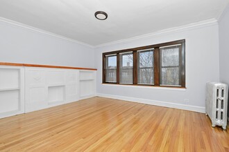 7953-59 S Saint Lawrence Ave in Chicago, IL - Building Photo - Interior Photo