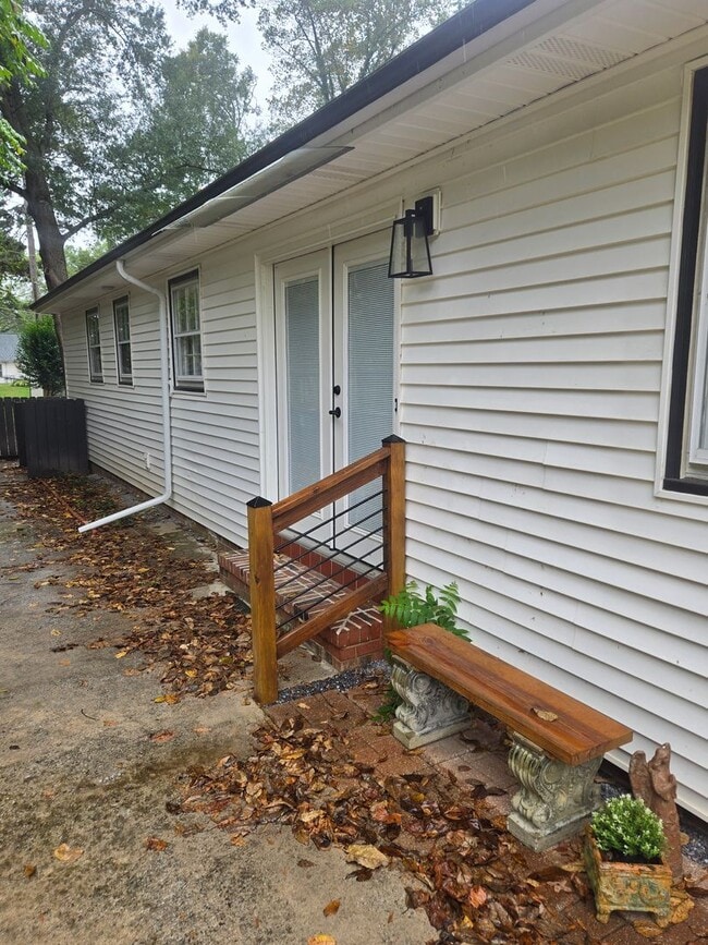 2623 Beechwood St in Greensboro, NC - Building Photo - Building Photo