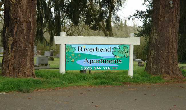 Riverbend Apartments in Albany, OR - Building Photo - Building Photo