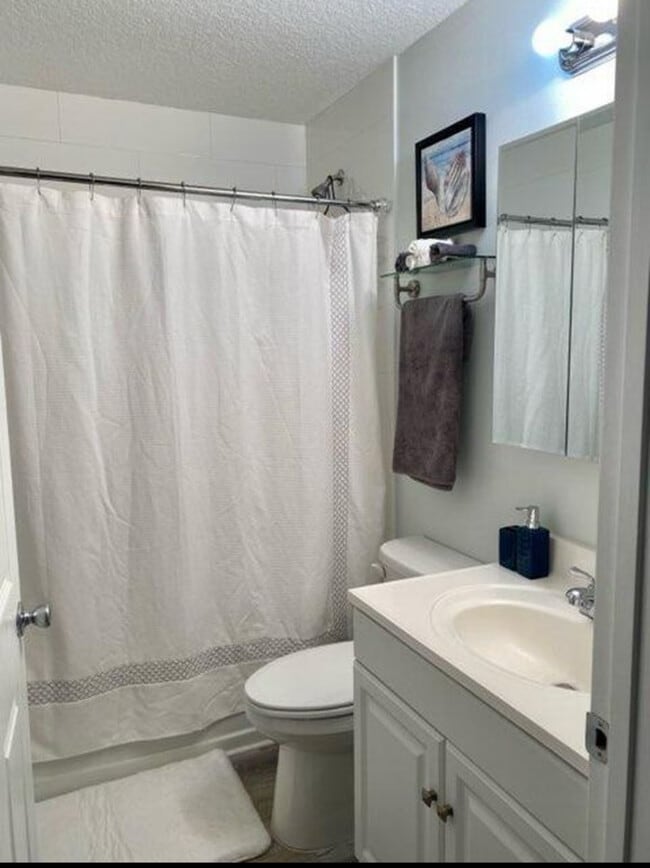 97 Spring Lake Dr, Unit 204 in Vero Beach, FL - Building Photo - Building Photo