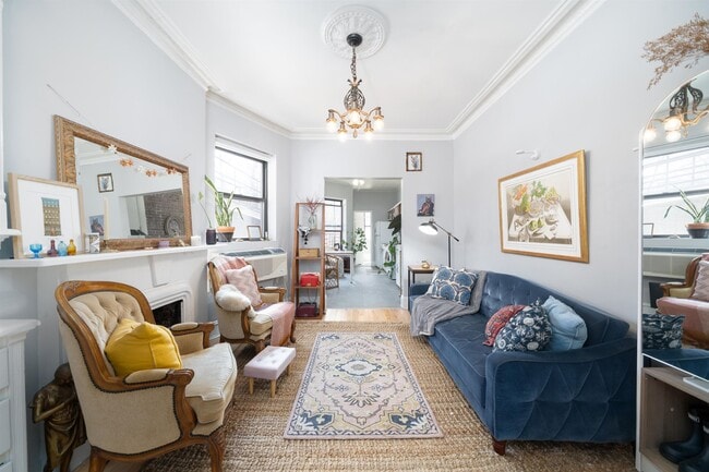 253 8th St in Jersey City, NJ - Foto de edificio - Building Photo