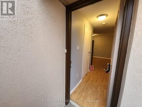 4250 Jefton Crescent in Mississauga, ON - Building Photo - Building Photo