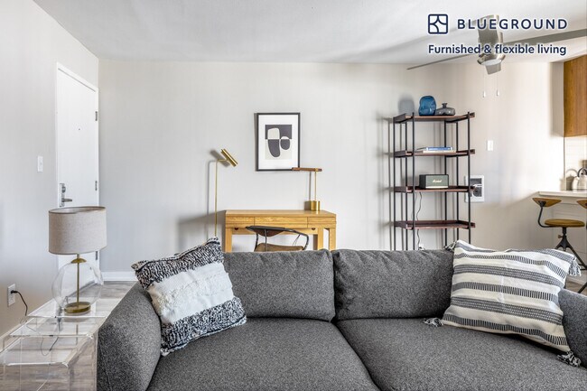 615 S Catalina Ave in Redondo Beach, CA - Building Photo - Building Photo