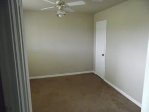 4 Dallas Ct in Angleton, TX - Building Photo - Building Photo