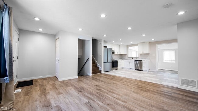 348 Silver Meadows Blvd in Kent, OH - Building Photo - Building Photo