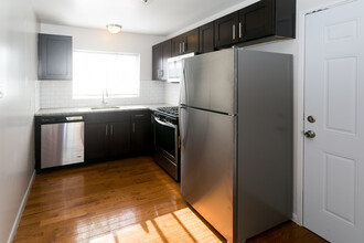 7541 N Bell Ave-Unit -2G in Chicago, IL - Building Photo - Building Photo