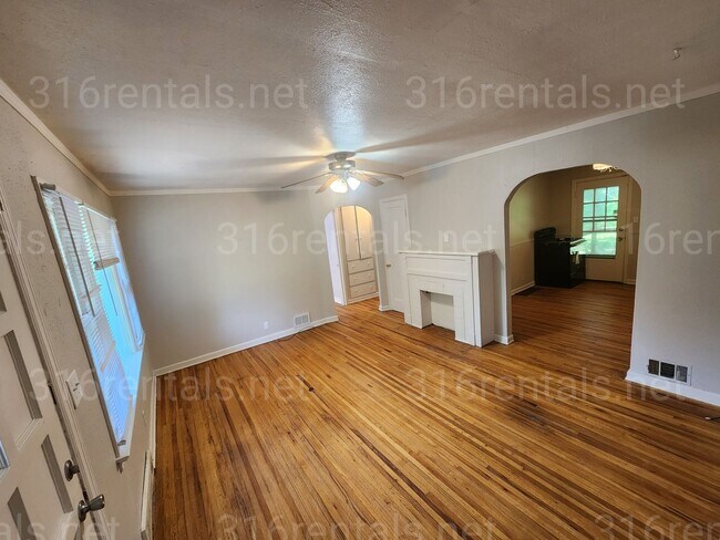 951 N Pershing St in Wichita, KS - Building Photo - Building Photo