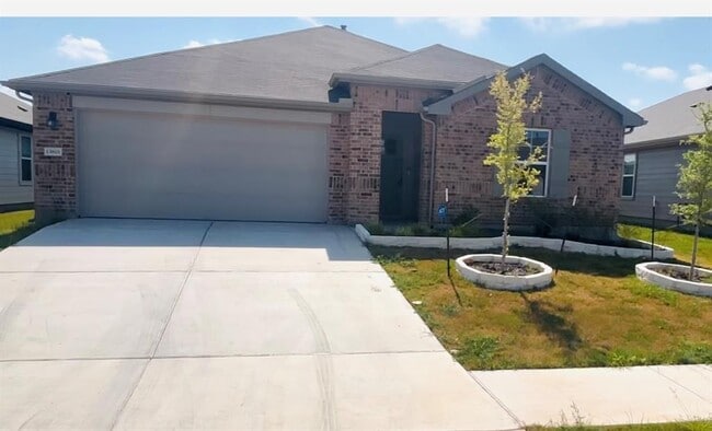 property at 13800 Dismuke Dr