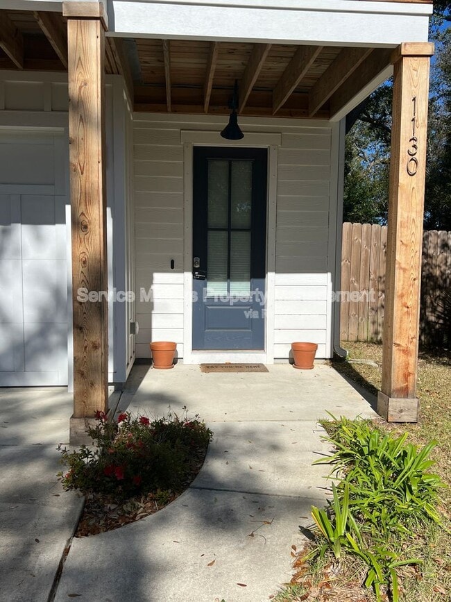 1130 E Hayes St in Pensacola, FL - Building Photo - Building Photo
