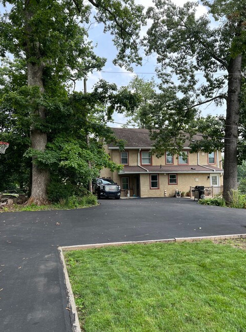 305 Main St in Schwenksville, PA - Building Photo