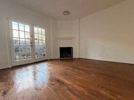 2220 Bering Dr in Houston, TX - Building Photo