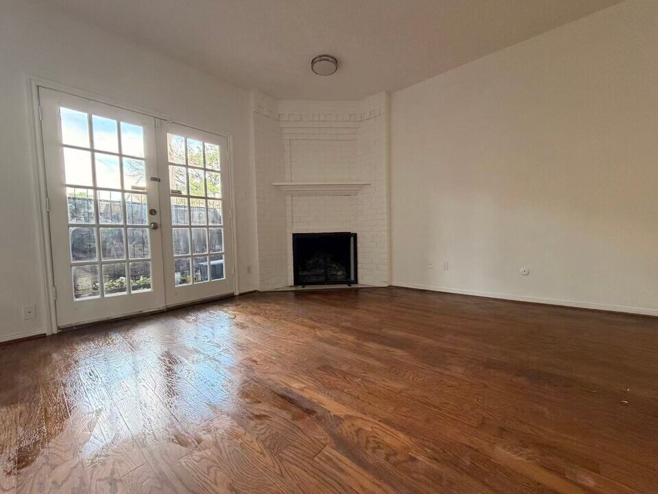 2220 Bering Dr in Houston, TX - Building Photo