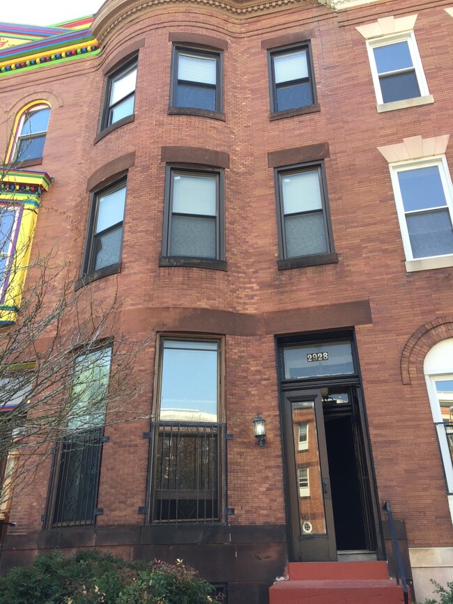 2928 St Paul St, Unit 3rd Floor in Baltimore, MD - Foto de edificio - Building Photo