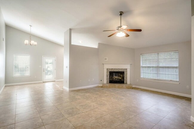 349 Louise Cir in Destin, FL - Building Photo - Building Photo