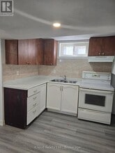 8 York St in Mississauga, ON - Building Photo - Building Photo