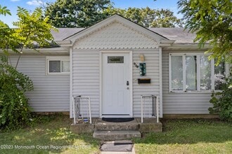 988 Woodgate Ave in Long Branch, NJ - Building Photo - Building Photo