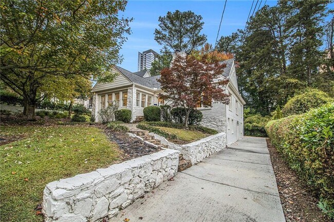942 Eulalia Rd NE in Atlanta, GA - Building Photo - Building Photo