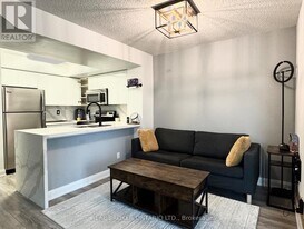 28 Harrison Garden Blvd in Toronto, ON - Building Photo