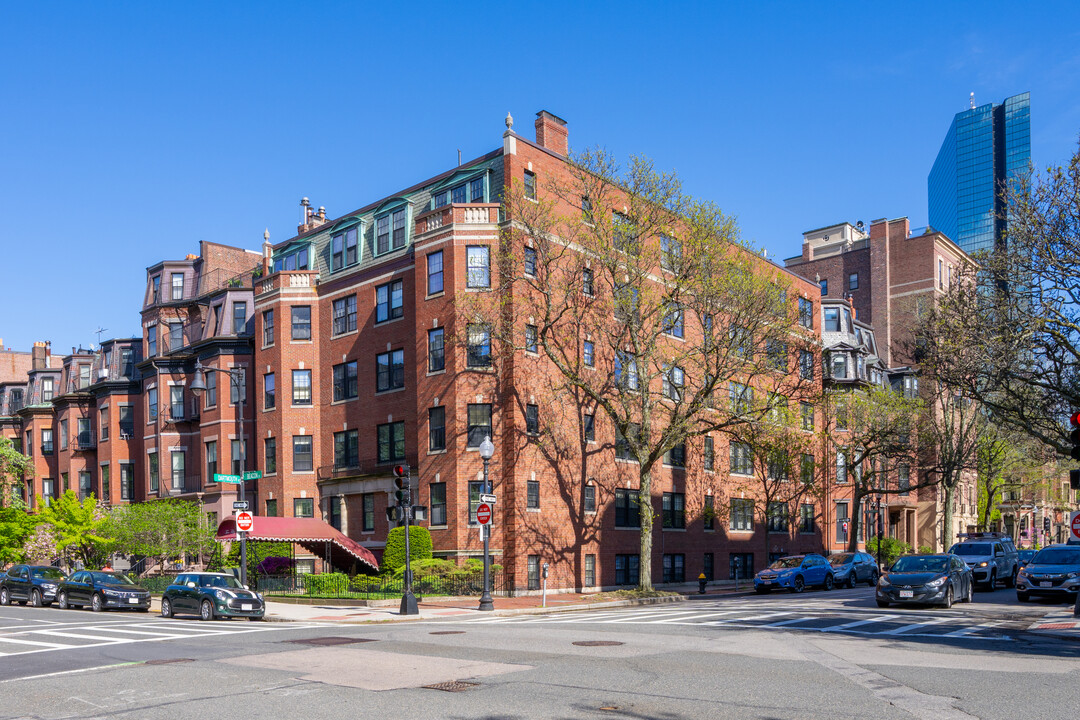 255 Beacon St in Boston, MA - Building Photo