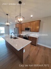2507 Spring Leaf Ct in Lexington, KY - Foto de edificio - Building Photo