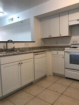 13800 NE 3rd Ct in North Miami, FL - Building Photo