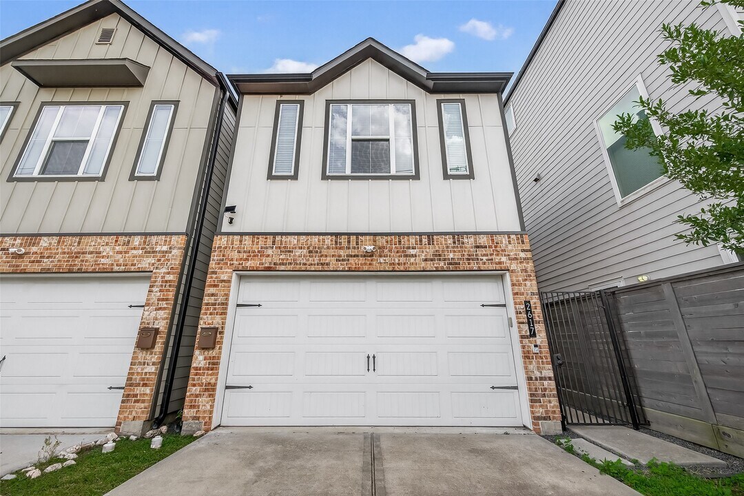 2617 Live Oak St in Houston, TX - Building Photo