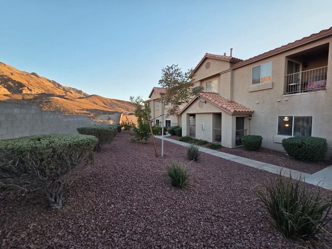 property at 2110 Los Feliz St