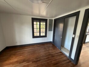 16401 Hwy 99, Unit 2 in Lynnwood, WA - Building Photo - Building Photo