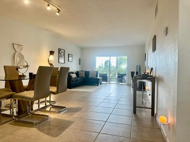 3010 NE 16th Ave in Oakland Park, FL - Building Photo - Building Photo