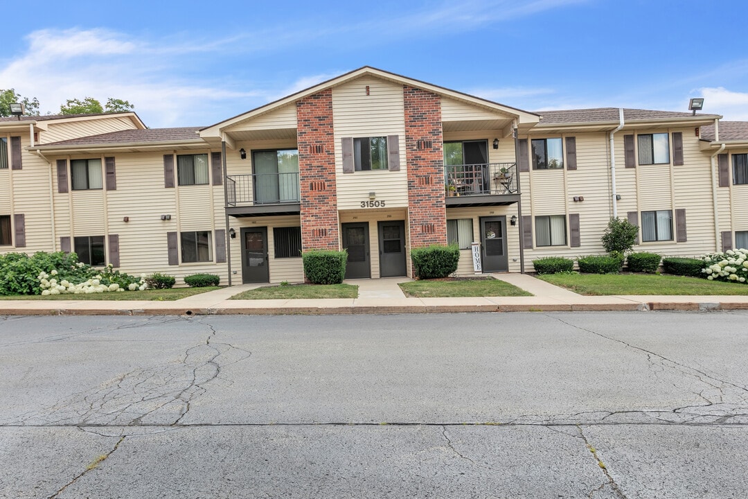 Bear Arbor Apartments in Burlington, WI - Foto de edificio