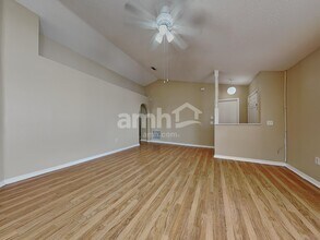 30541 Double Dr in Wesley Chapel, FL - Foto de edificio - Building Photo