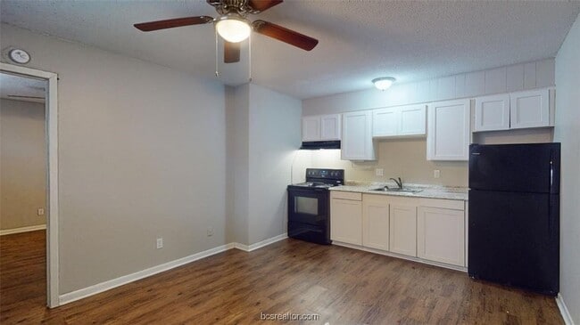 500 Foch St, Unit 13 in Bryan, TX - Building Photo - Building Photo