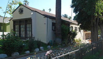 928-932 N Los Robles Ave in Pasadena, CA - Building Photo