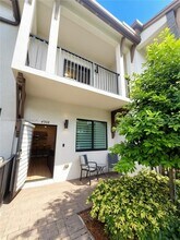 4906 NW 83rd Path in Doral, FL - Building Photo - Building Photo