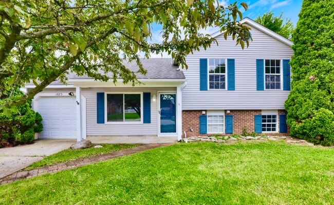 1683 Ringfield Dr in Galloway, OH - Building Photo - Building Photo