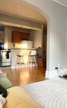 2105 E Kenwood Blvd in Milwaukee, WI - Building Photo - Building Photo