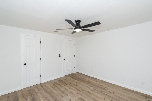 211 W South St