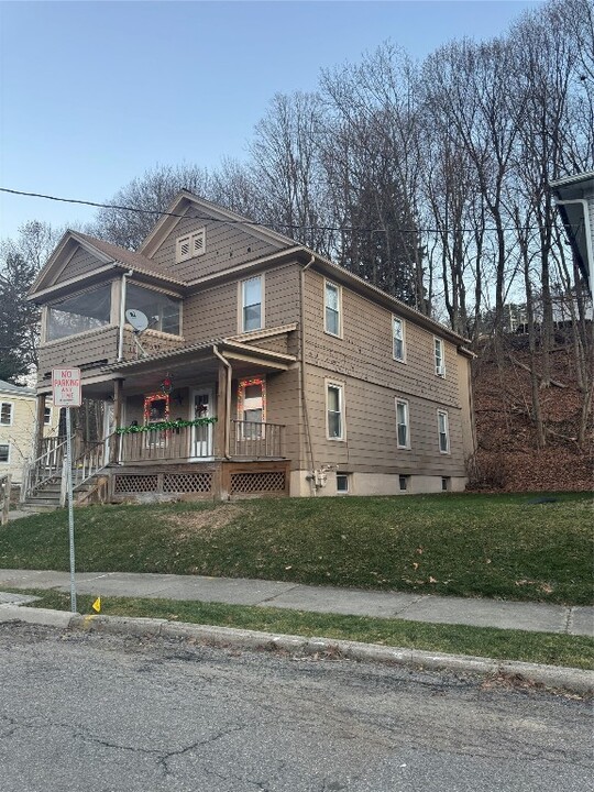 15 Bayless Ave-Unit -2 in Binghamton, NY - Building Photo