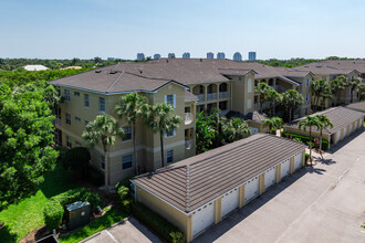 Pointe at Pelican Landing Condos in Bonita Springs, FL - Foto de edificio - Building Photo